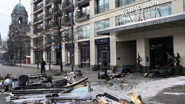 Giant aquarium burst in Berlin hotel 
