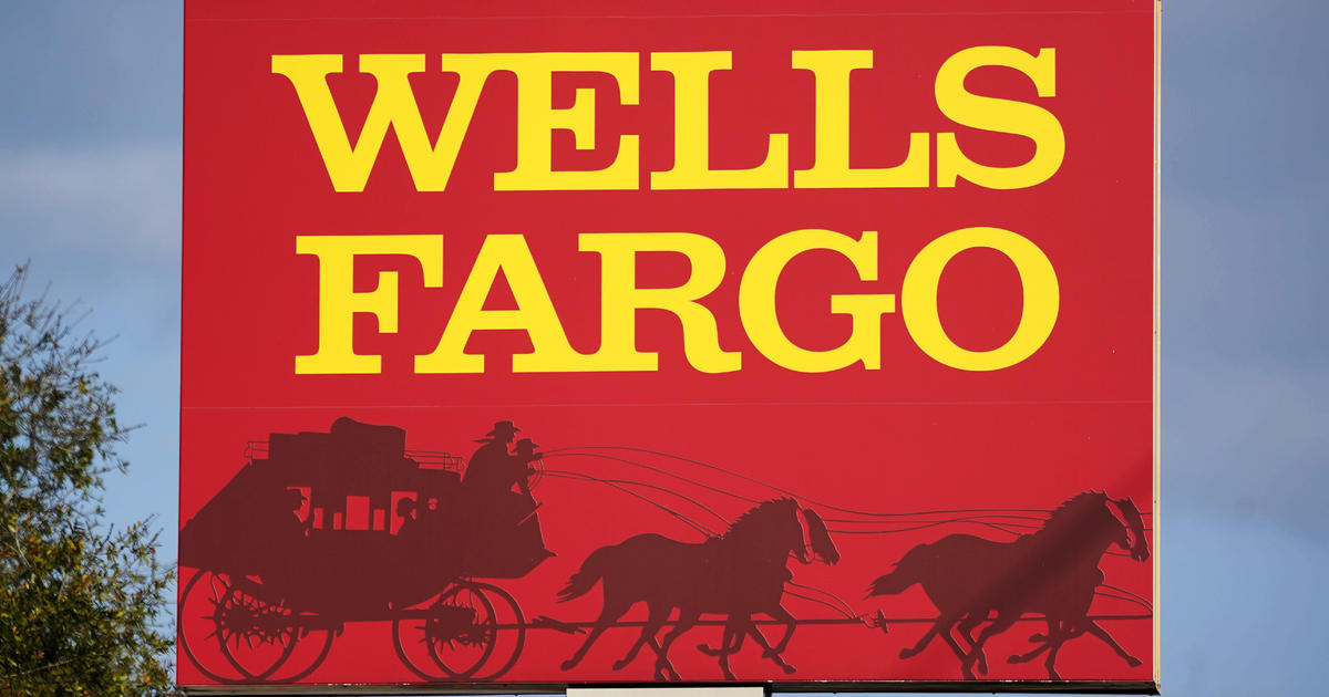 Wells Fargo уволни повече от дузина работници миналия месец след