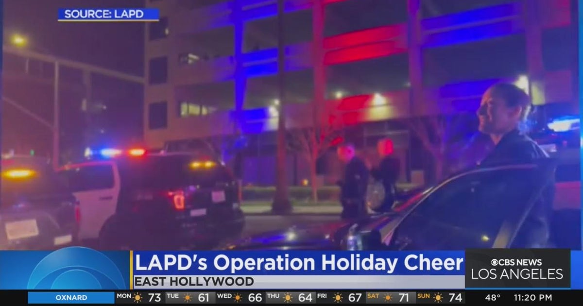 LAPD spreads holiday cheer at Children's Hospital LA - CBS Los Angeles