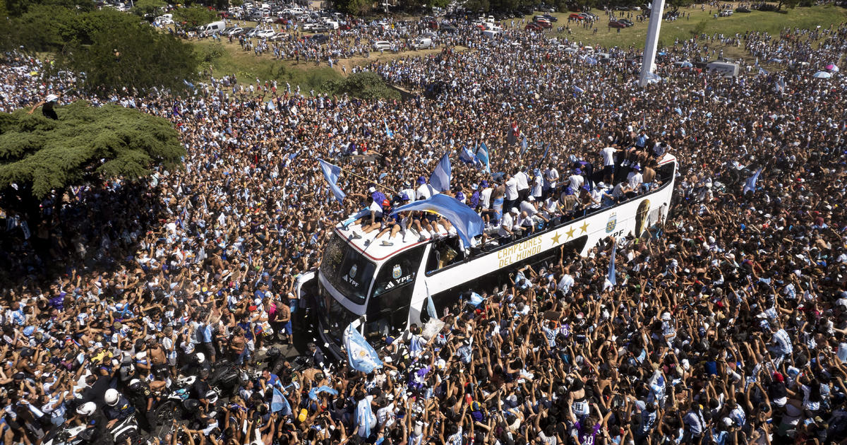 World Cup champions Argentina forced to evacuate victory parade by helicopter after being swarmed by jubilant fans