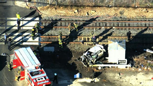 car-hit-by-septa-train-lansdowne-pennsylvania-jpg.jpg 