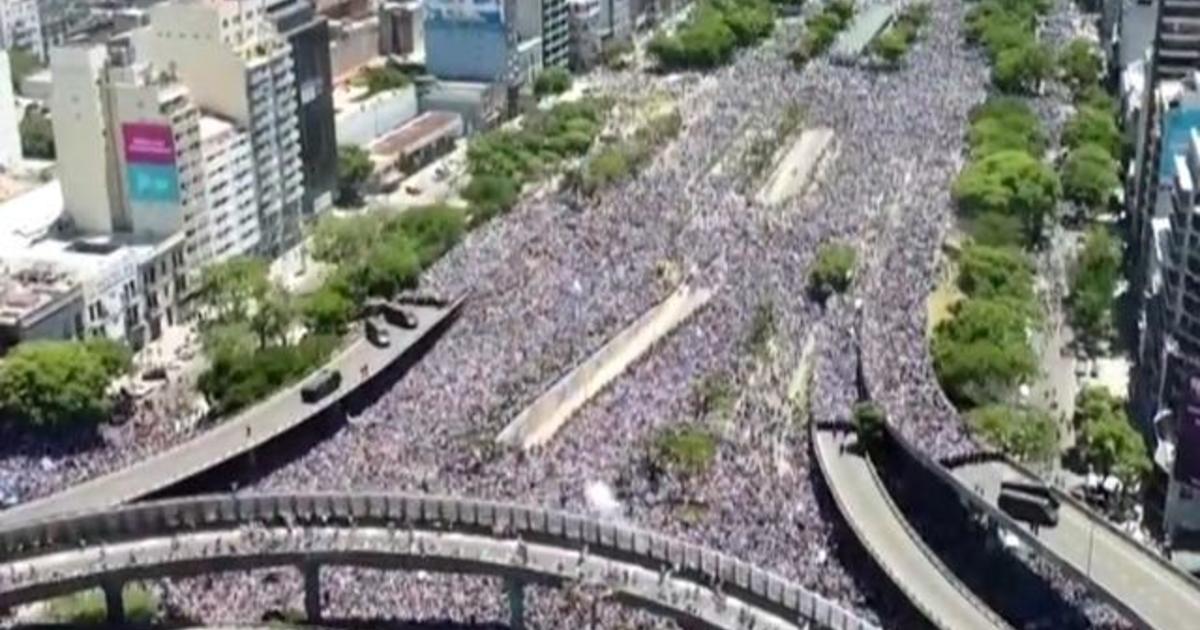 Huge crowds celebrate Argentina’s World Cup win