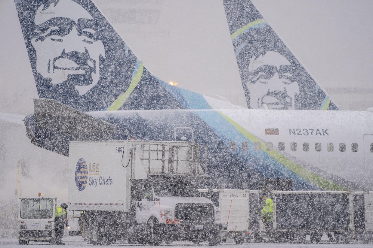 Powerful winter storm could cause holiday travel disruptions across U.S ...