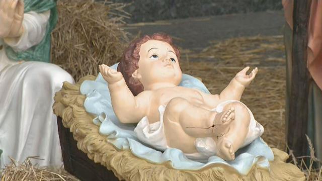 Video captures man stealing baby Jesus from Nativity scene in Sundance Square 