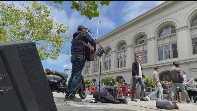 ferry-building-musician.jpg 