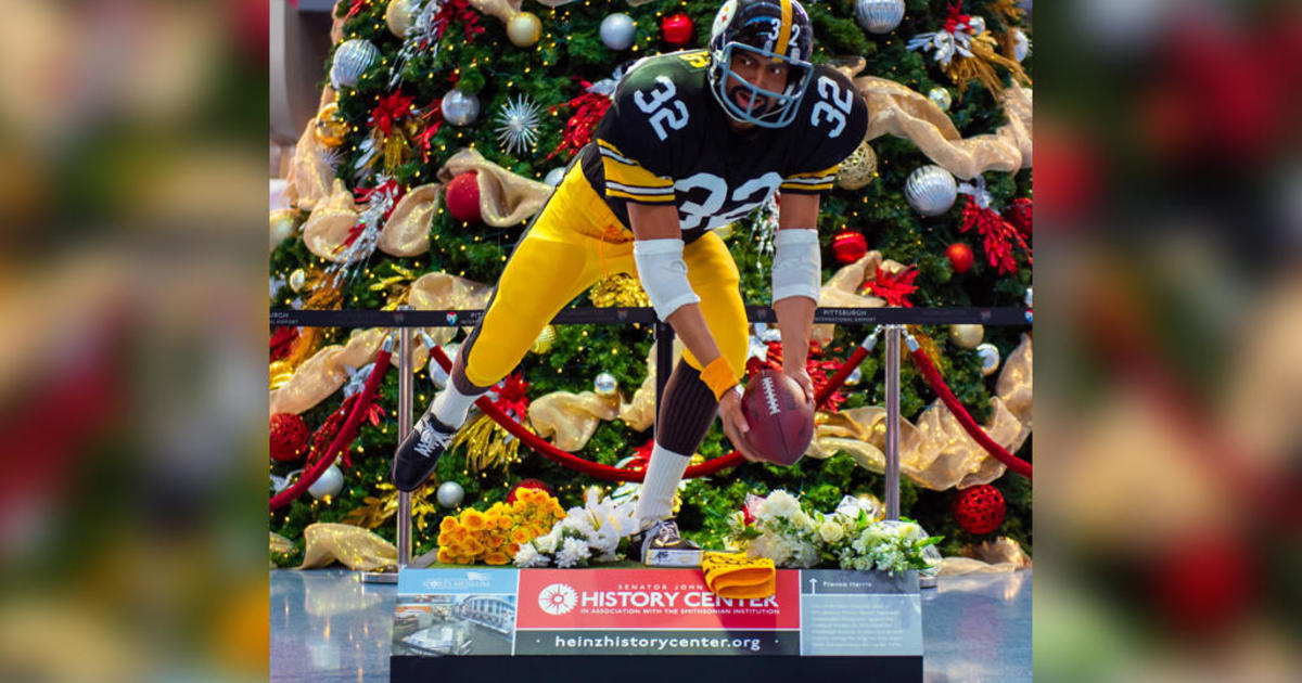 Franco Harris Immaculate Reception Statue inside Pittsburgh