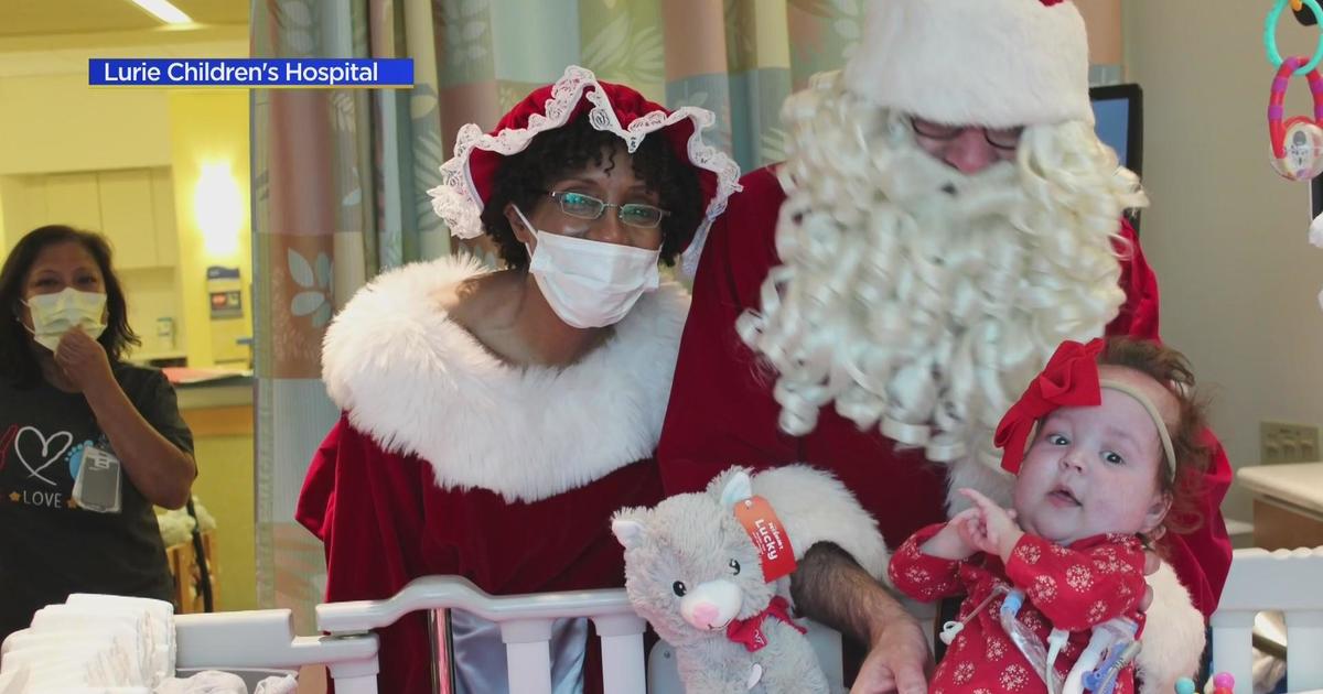 NICU babies at Lurie's get a visit from Santa - CBS Chicago