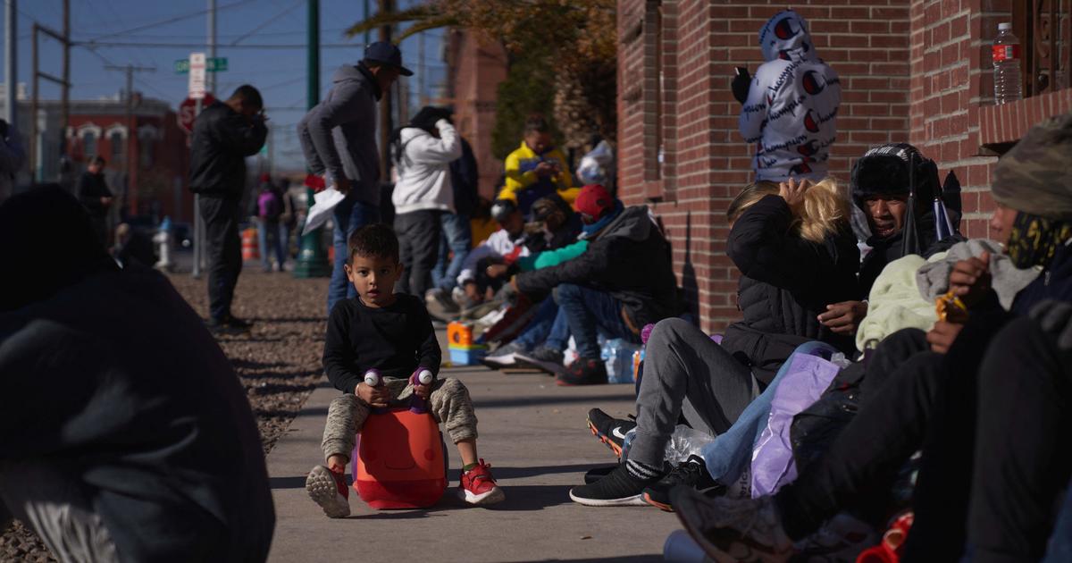 Migrants, including young children, brace to face frigid temperatures on El Paso’s streets