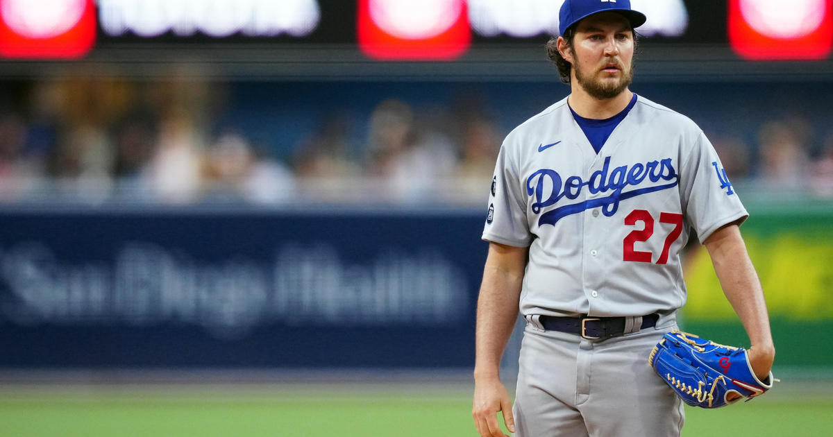 Dodgers players have differing opinions of Trevor Bauer 