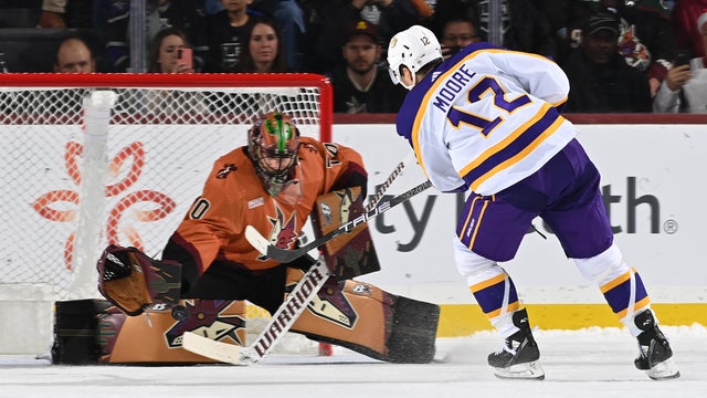 Los Angeles Kings v Arizona Coyotes 