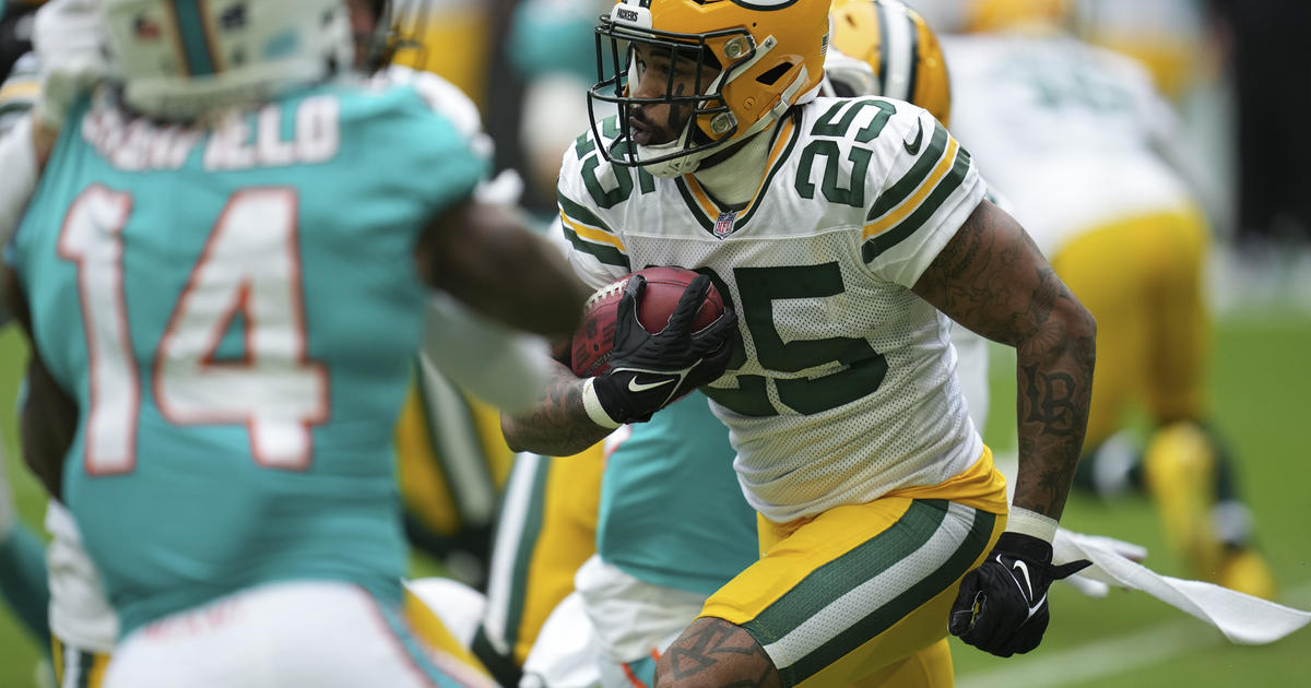 Dolphins, Packers meet on Christmas with playoff aspirations - CBS