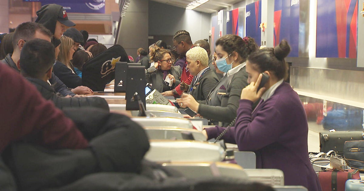 LOGAN AIRPORT FLIGHTS PER DAY visual data 8