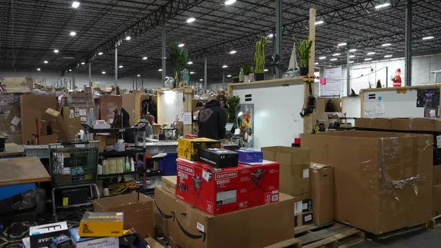 Slibuy.com warehouse in Shorewood, Illinois 