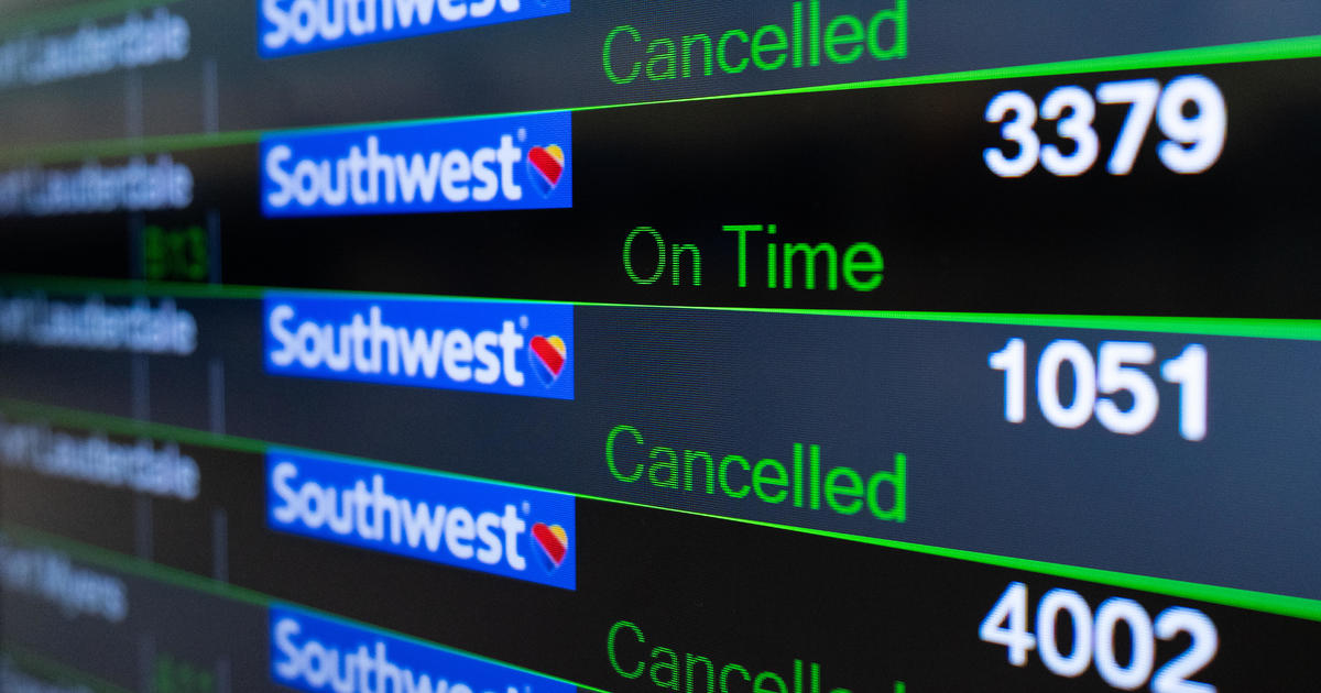 Southwest cancels thousands more flights as it attempts to recover
