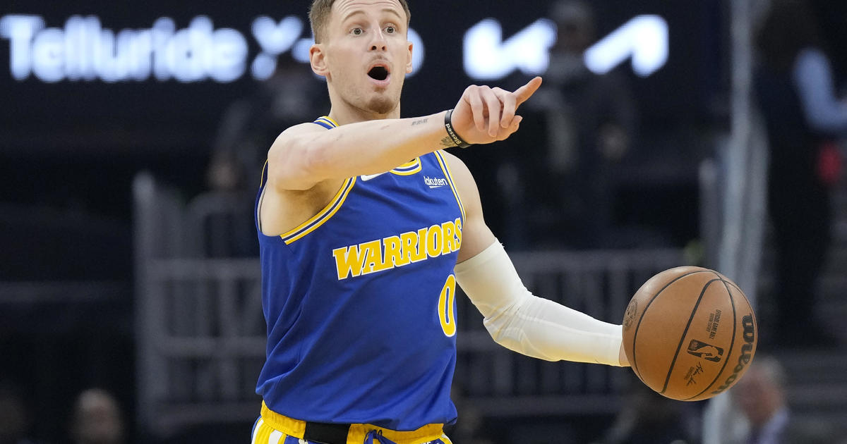 Shorthanded Warriors stun Jazz; 15-2 in games at Chase