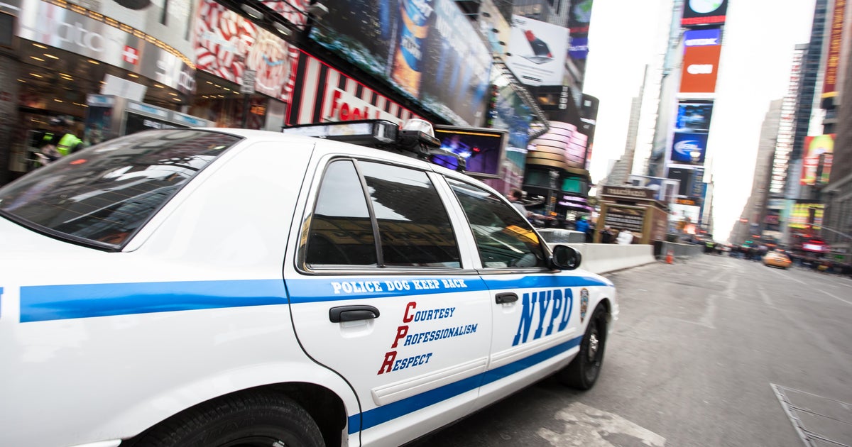 3 New York City officers injured, suspect shot near New Year's Eve ball drop