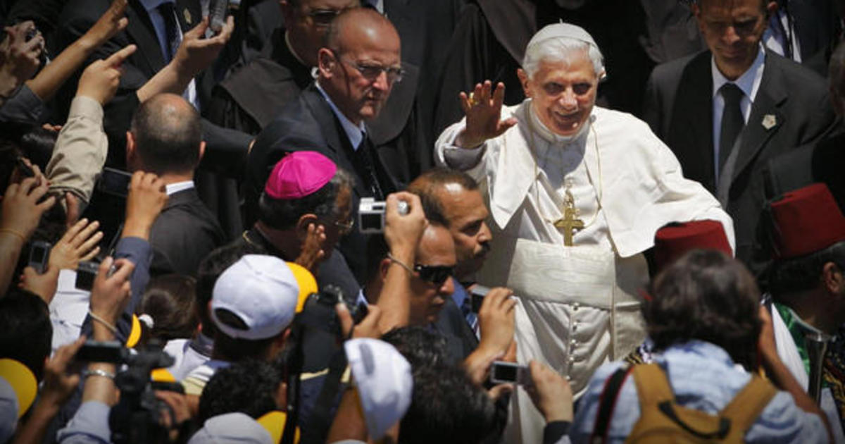 Eye Opener: Former Pope Benedict XVI dies
