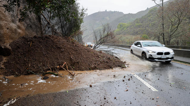 Flash flood and landslides in San Francisco Bay Area 