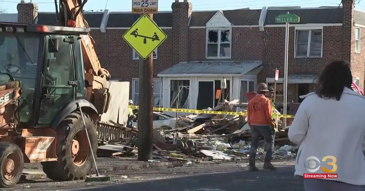 Gas explosion causes rowhomes to collapse in Port Richmond CBS