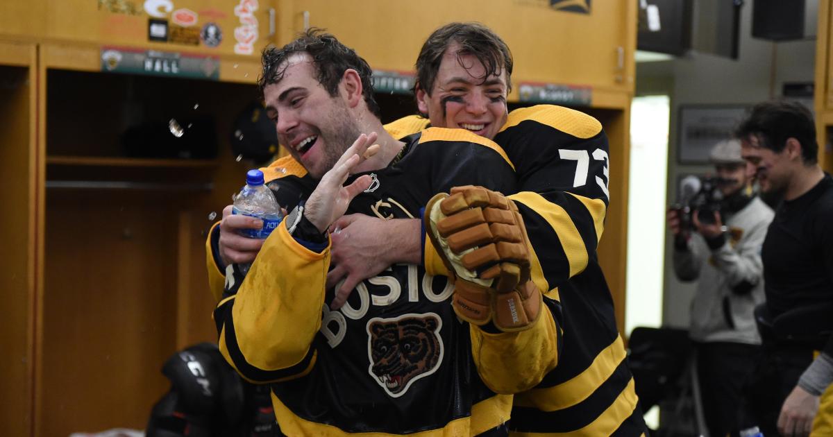 Bruins and Penguins wear baseball uniforms to Winter Classic 2023