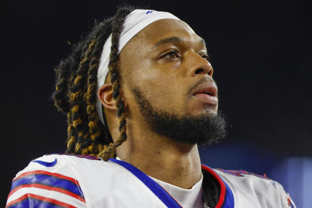 NFL trainer who rushed to Damar Hamlin's aid lauded as 'real hero', Buffalo  Bills