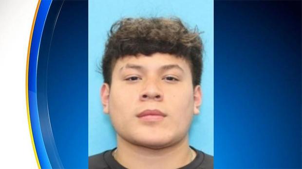 Dallas police searching for teen who they say shot, killed man in Oak Cliff 