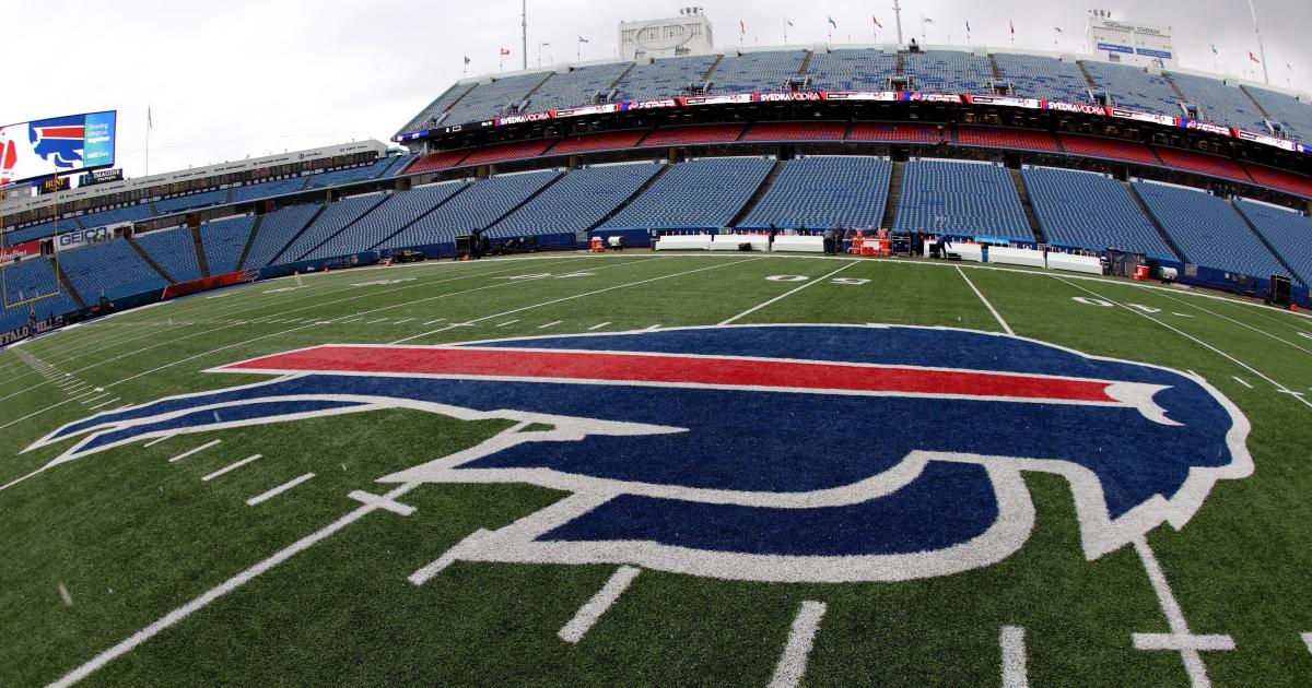 NFL exec says league has not discussed postponing Sunday's Bills-Patriots  game