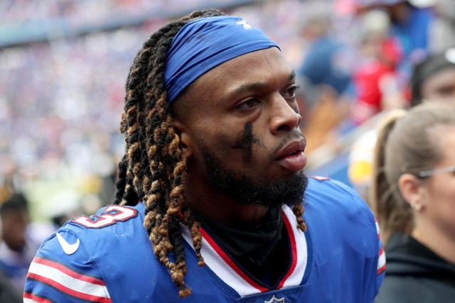 Damar Hamlin talks to Buffalo Bills team-mates as breathing tube