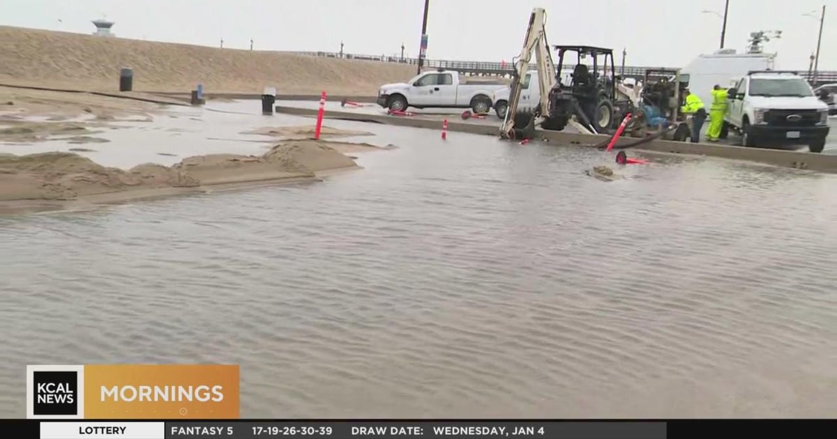 Coastal flooding in Seal Beach near homes CBS Los Angeles