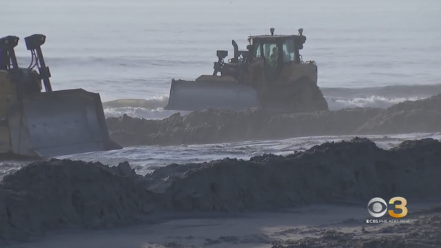 crews-working-at-ocean-city-beach-replenishment.png 