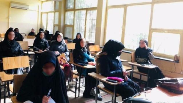 afghanistan-women-college.jpg 