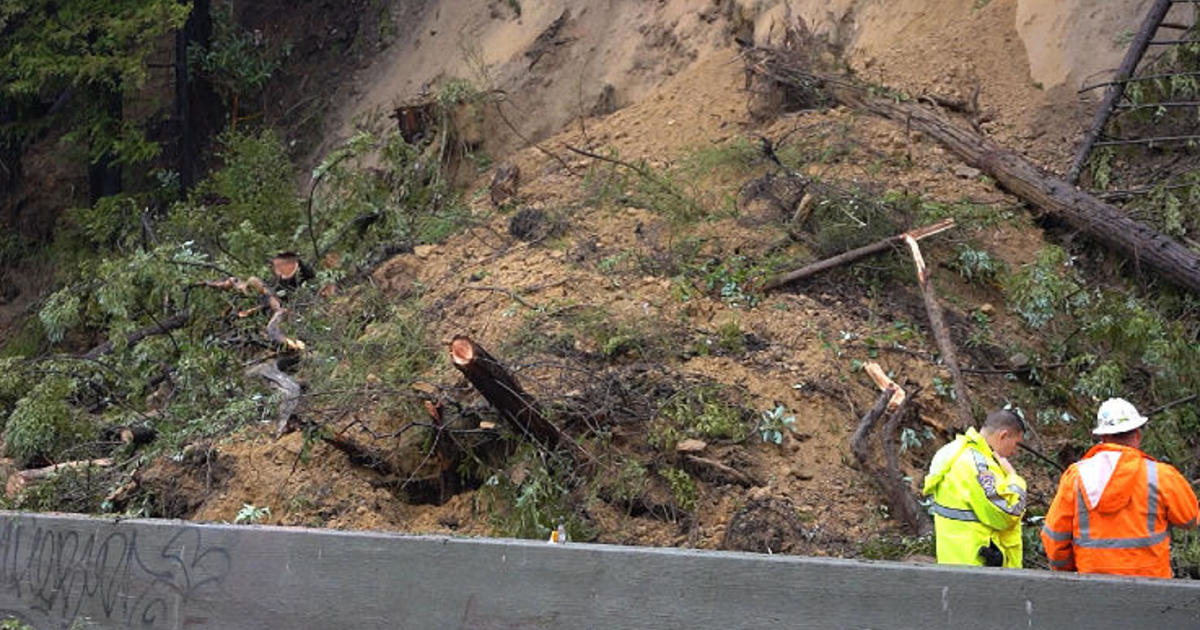 Video Massive landslide shuts down southbound Highway 17 CBS