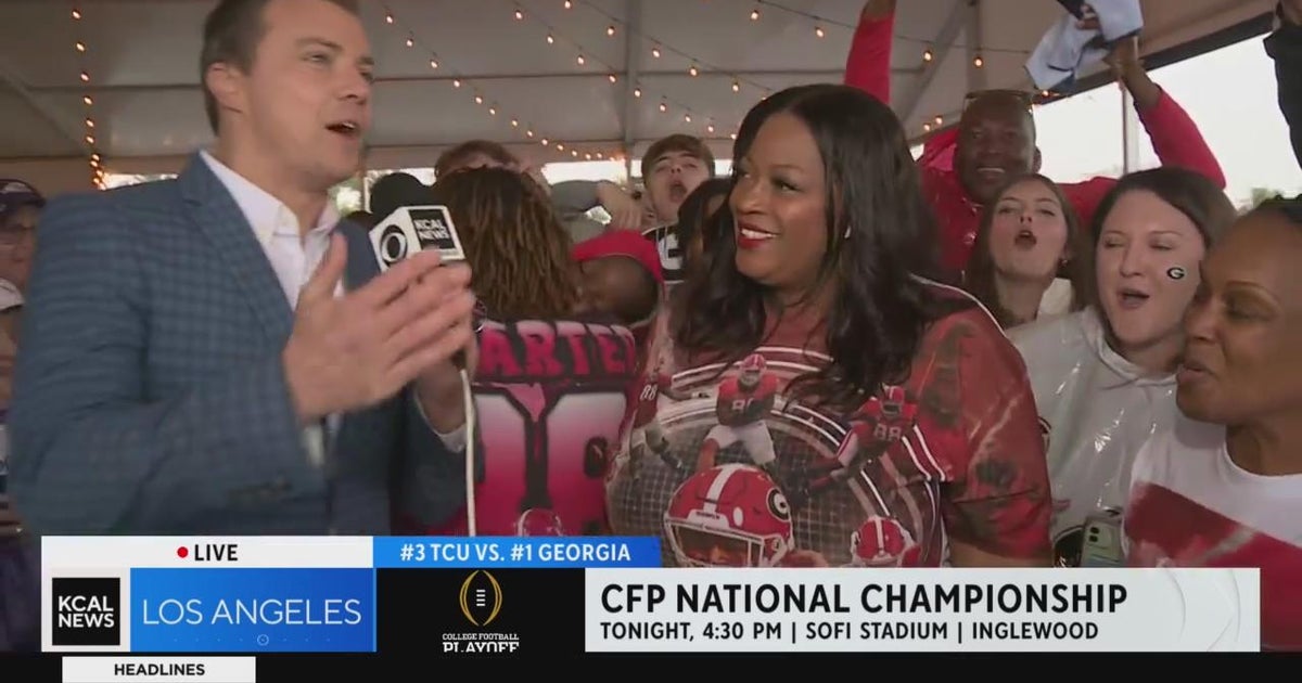 Fans gather at SoFi Stadium for tailgate party ahead of game CBS Los