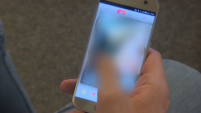 18pkg-vw-dating-app-scam-warning-frame-418.png 