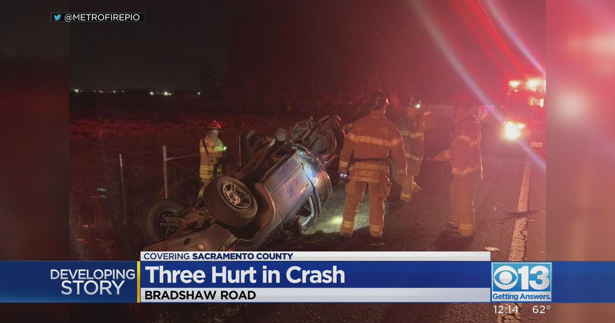 3 hurt in Bradshaw Road crash