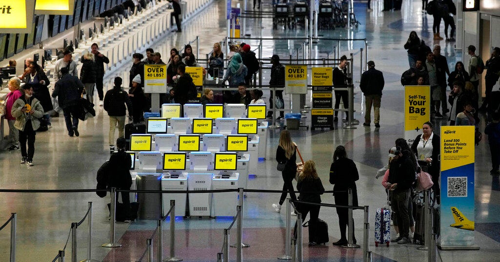 Hundreds of flights delayed as lawmakers demand answers over FAA outage - Vimarsana News