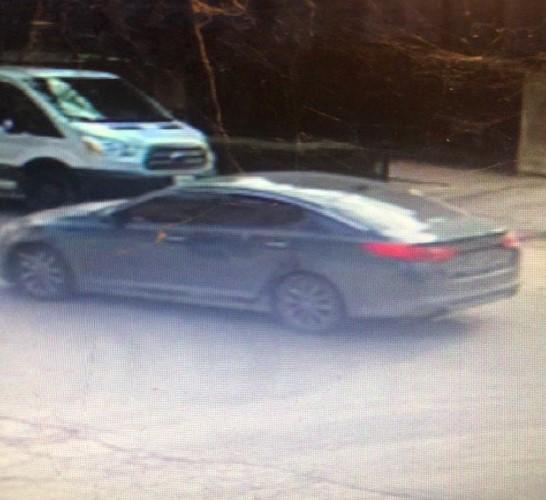 Postal worker robbed at gunpoint in Lincoln Park - CBS Chicago