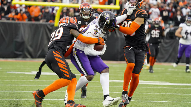 Cincinnati beats Baltimore 27-16, Bengals to play Ravens in 1st playoff game