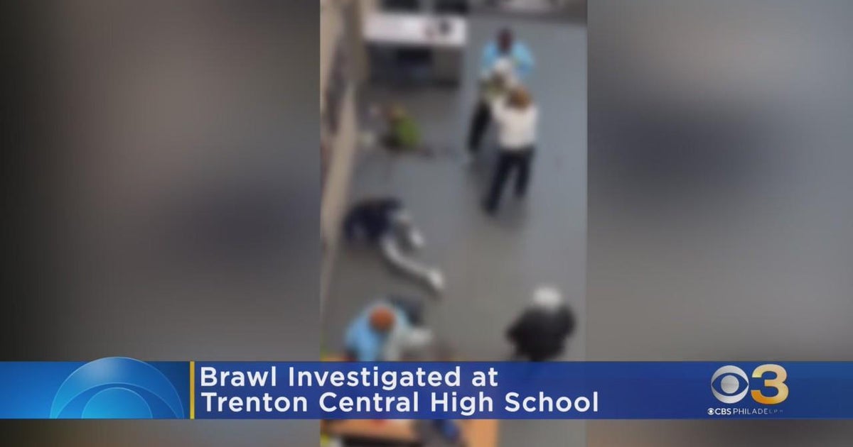Video shows fight at Trenton Central High School - CBS Philadelphia