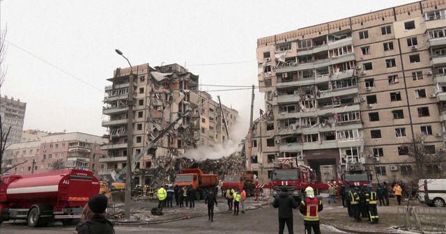 Russian missile strike kills at least 30 - CBS News