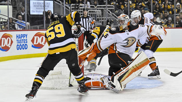 NHL: JAN 16 Ducks at Penguins 