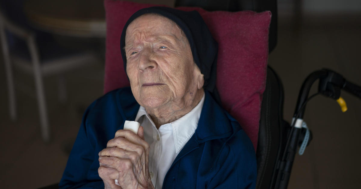 Sister André, world's oldest identified person, dies at 118 thumbnail