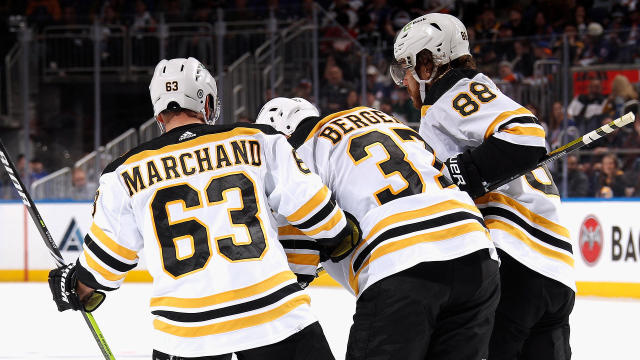 Boston Bruins v New York Islanders 