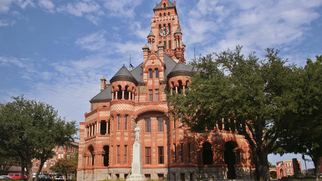 Scenic view of the famous Ellis County Courthouse located in Waxahachie, Texas 