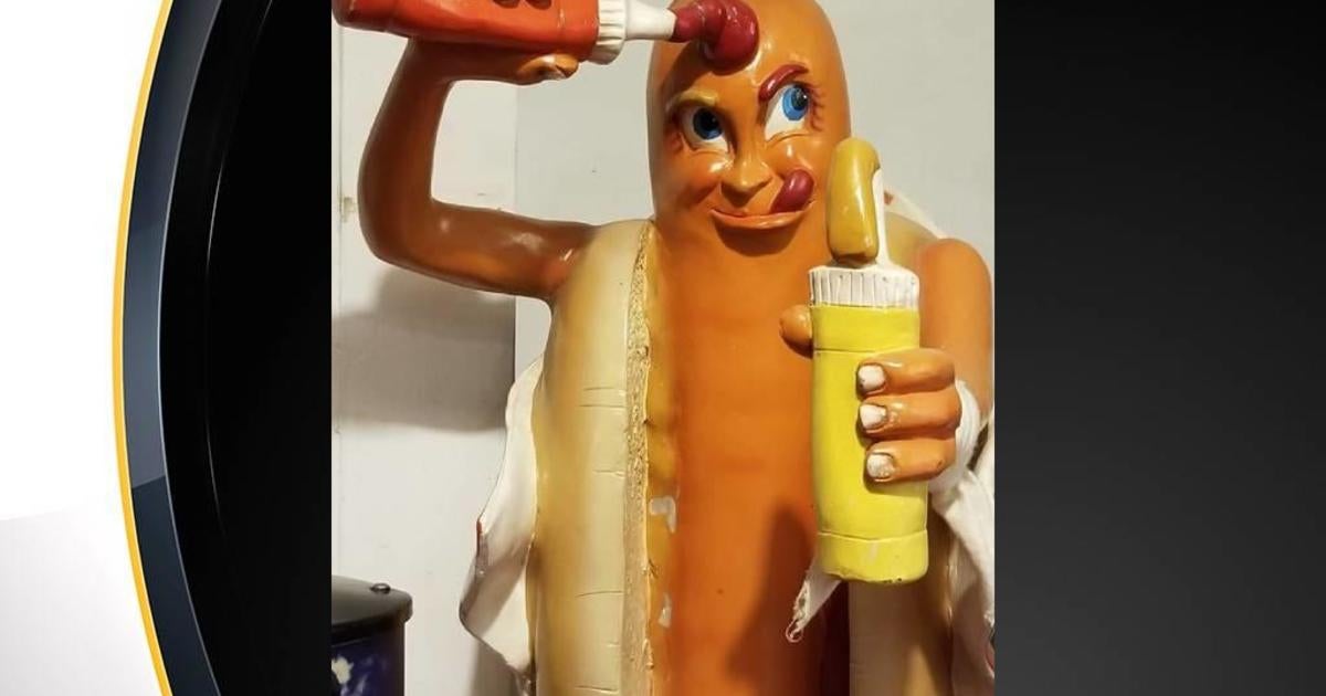 Stolen hot dog statue returned to West Virginia restaurant owner