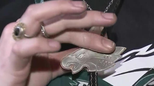 bring-the-bling-to-the-eagles-game-with-phunk-city-jewelry.jpg 