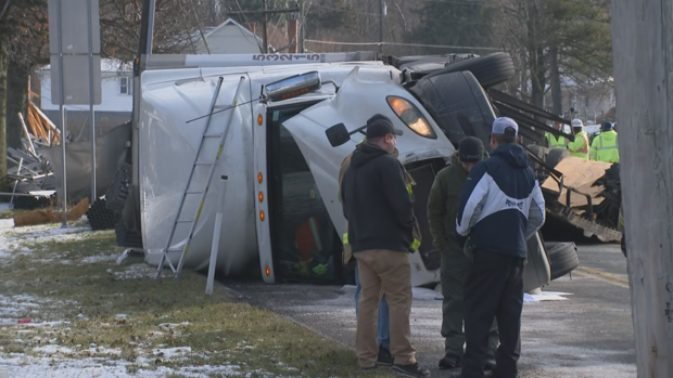 connellsville-tractor-trailer-crash-1.png 