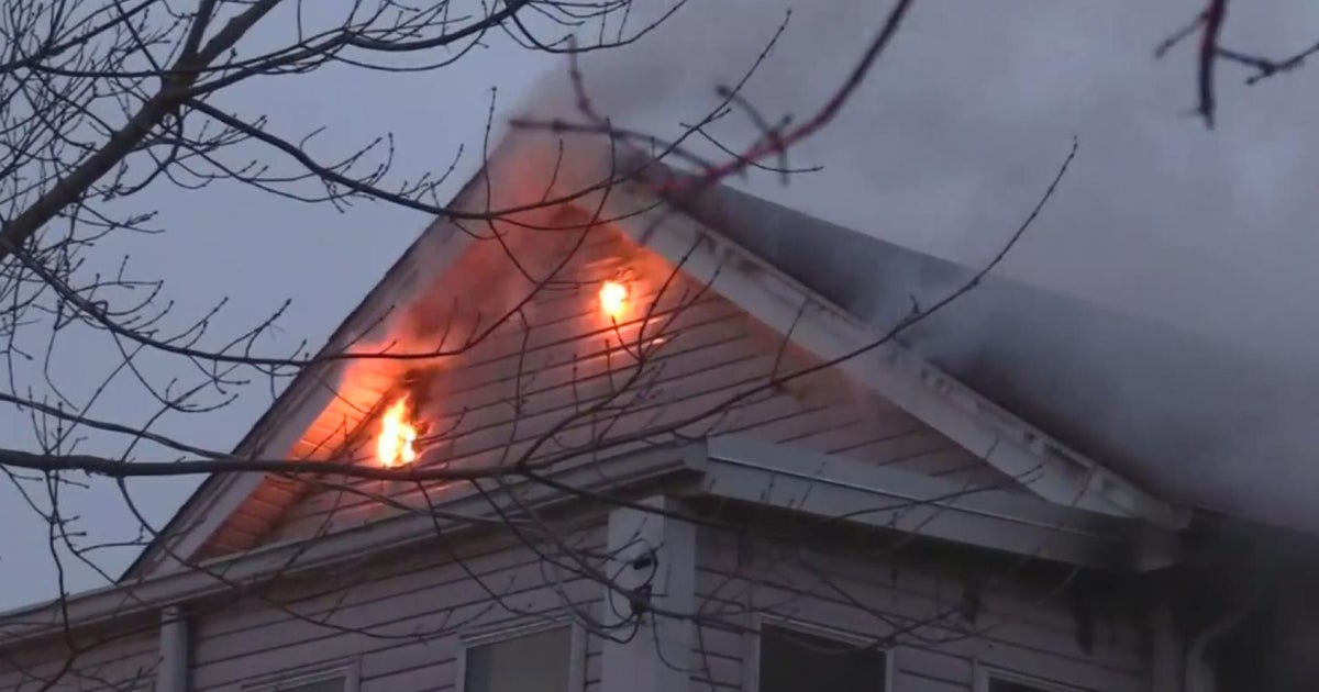 Evanston firefighters investigate multi-unit building fire - CBS Chicago