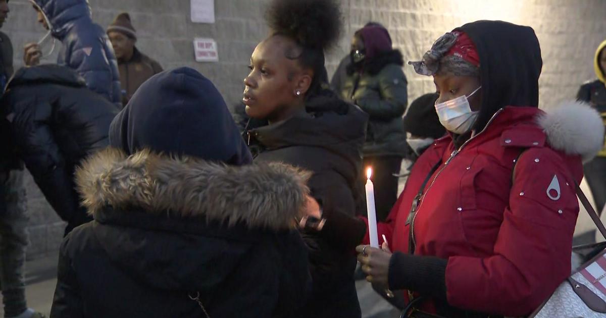 Community Gathers To Mourn 17-year-old Nyheem Wright, Who Was Fatally ...