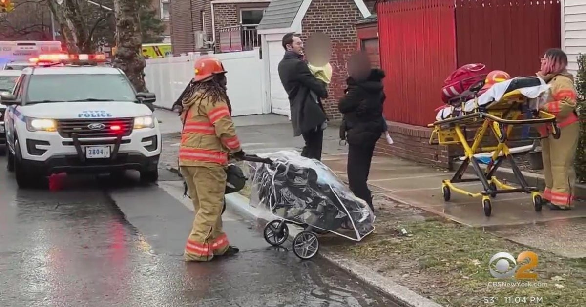 18 children injured in fire in Queens basement - CBS New York